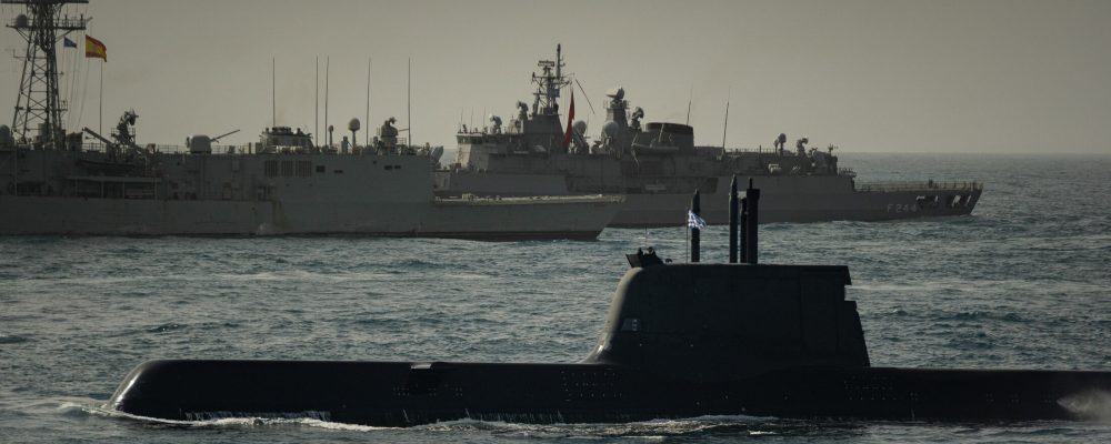 Greek submarine sails in formation with the Spanish frigate ESPS Numancia and the Turkish frigate TCG Barbaros during Exercise Dynamic Manta 23.

Naval forces from nine Allied countries (Canada, France, Germany, Greece, Italy, Spain, Türkiye, UK and US) are participating in the annual anti-submarine warfare exercise off the coast of Sicily, Italy.